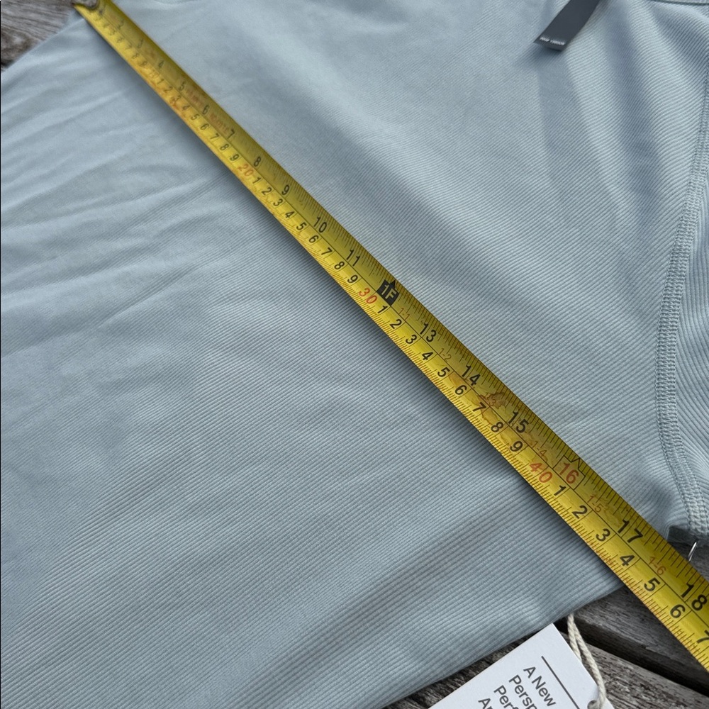VUORI Long Sleeve Pose Crew BLUE HAZE SIZE MEDIUM NWT - Picture 4 of 5
